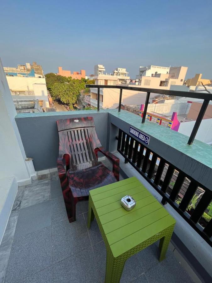 Chez Prabha Homestay بونديتْشيري المظهر الخارجي الصورة